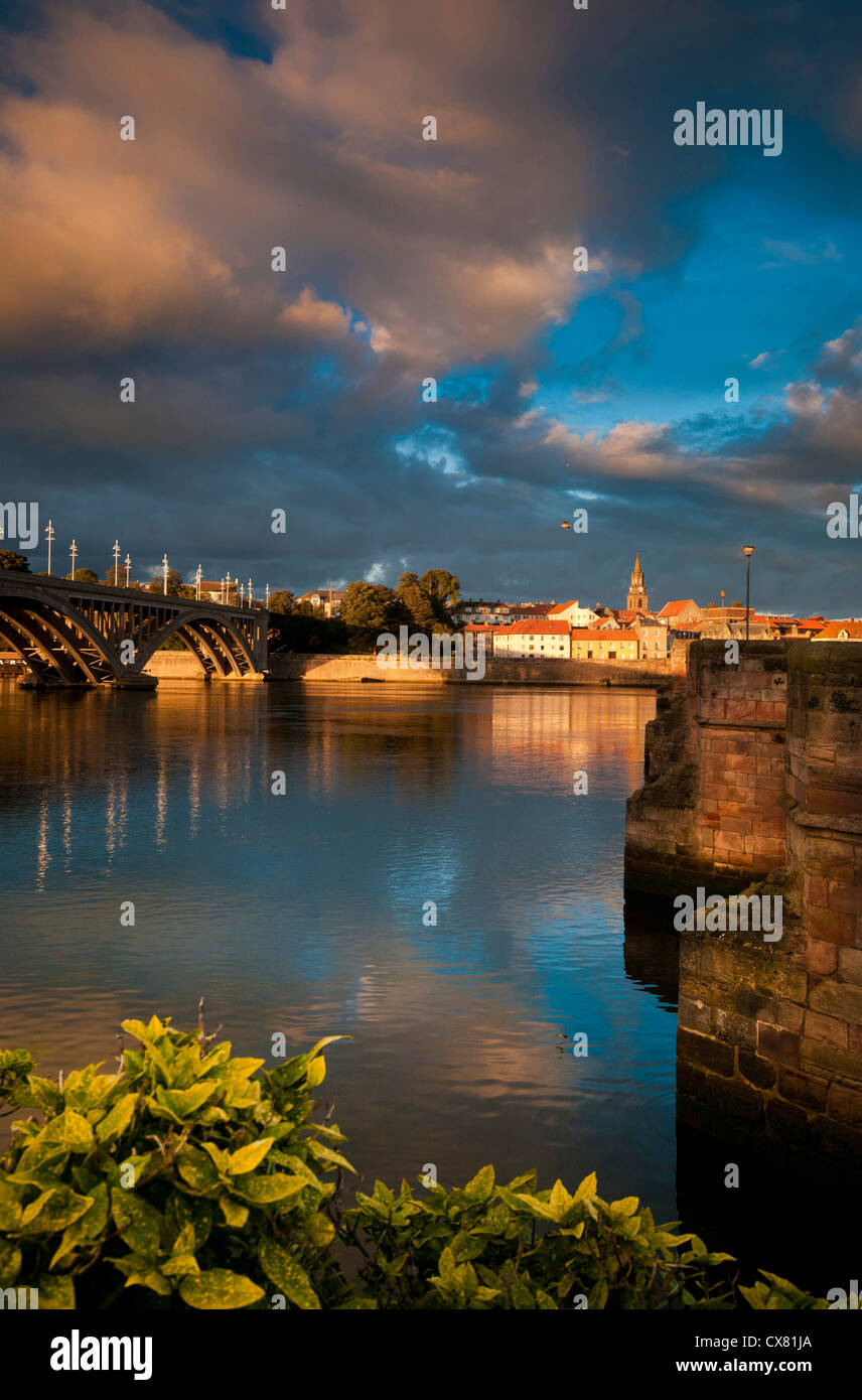 Berwick upon Tweed bathed in evening light a view of the town and Guildhall from Tweedmouth Stock Photo