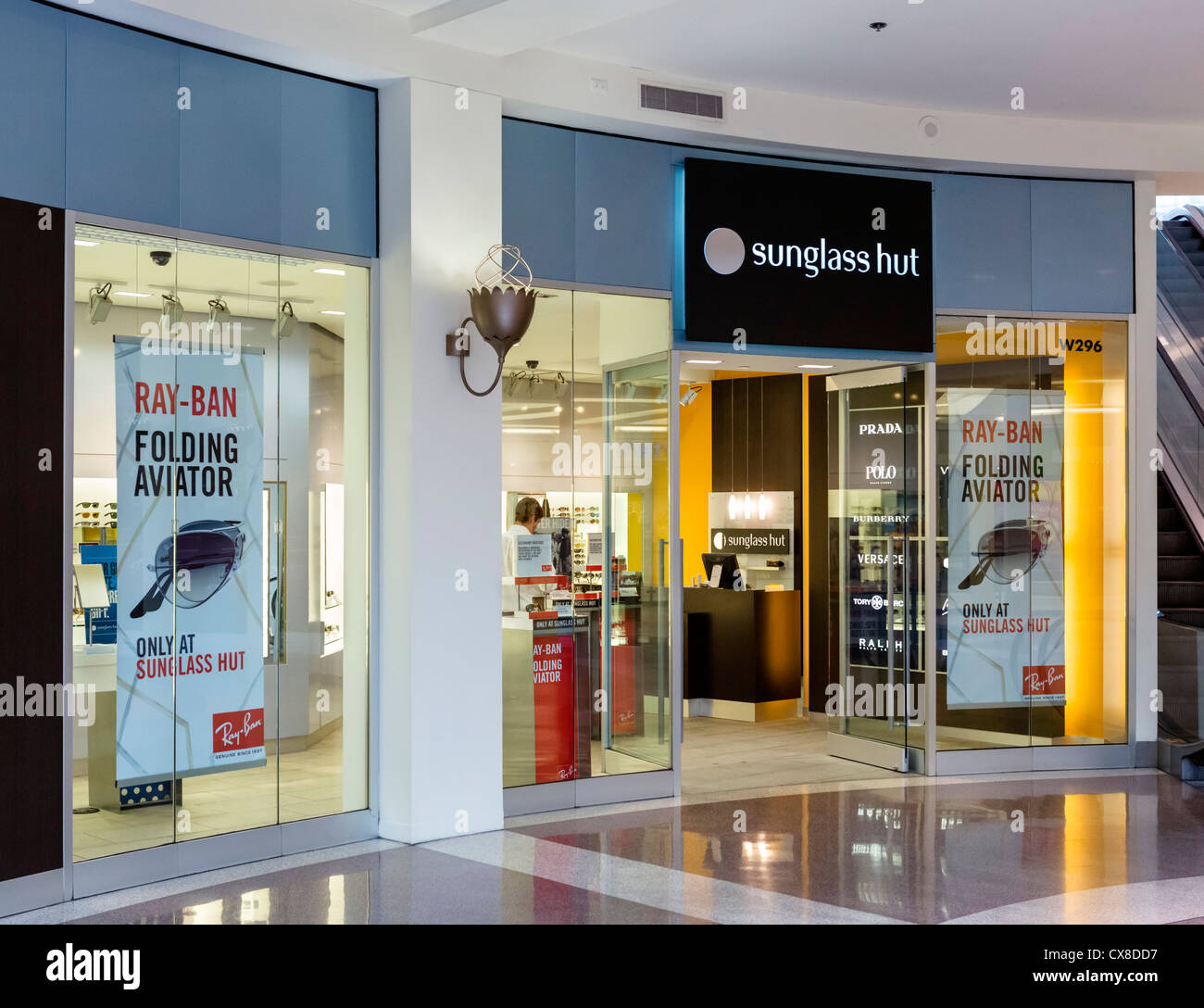 Sunglass Hut store in the Mall of America, Bloomington, Minneapolis, Minnesota, USA Stock Photo