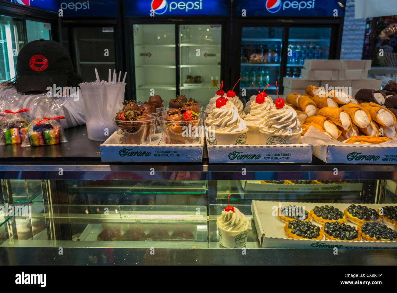dfNew York City, NY, USA, American Italian Bakery Shop Window, Food