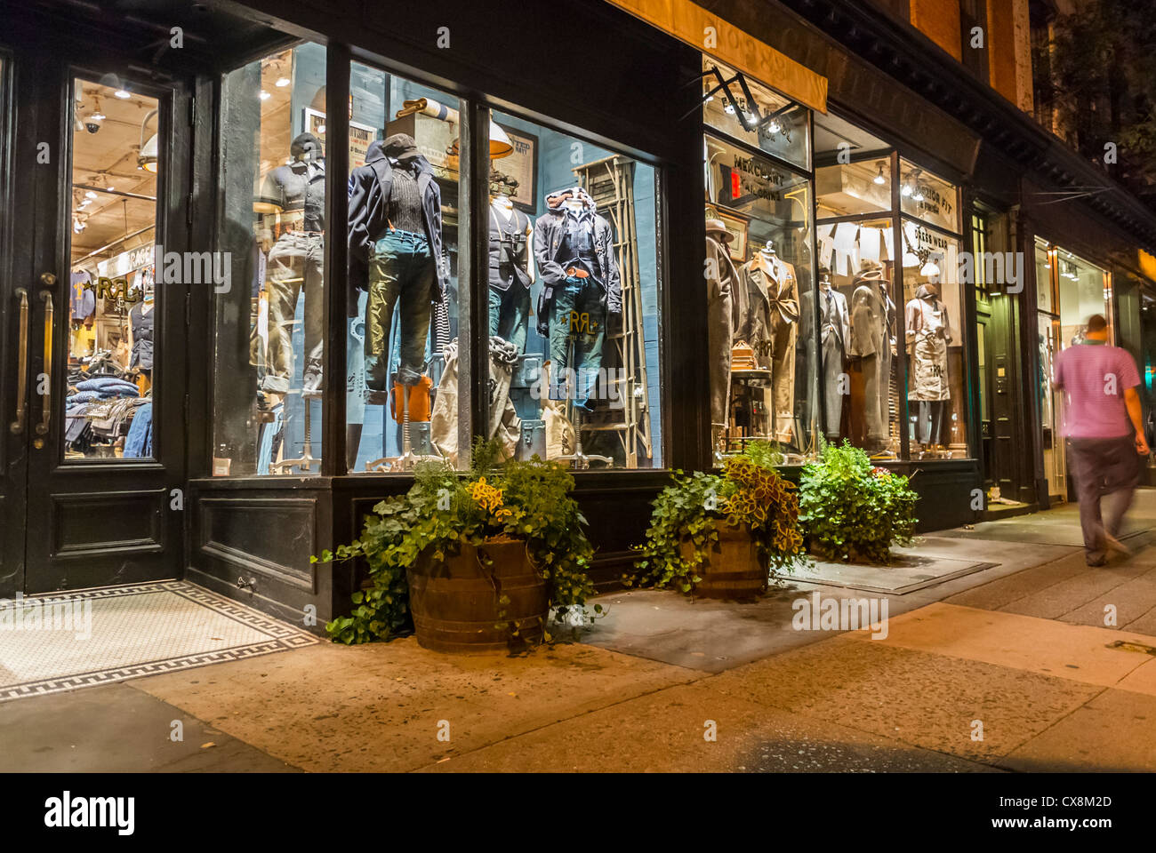 New York City, NY, USA, Street Scenes, "Ralph Lauren" shop fronts Clothes  Shopping in Greenwich Village, fashion mannequins, Small Shop Night, row of  shops fronts Stock Photo - Alamy