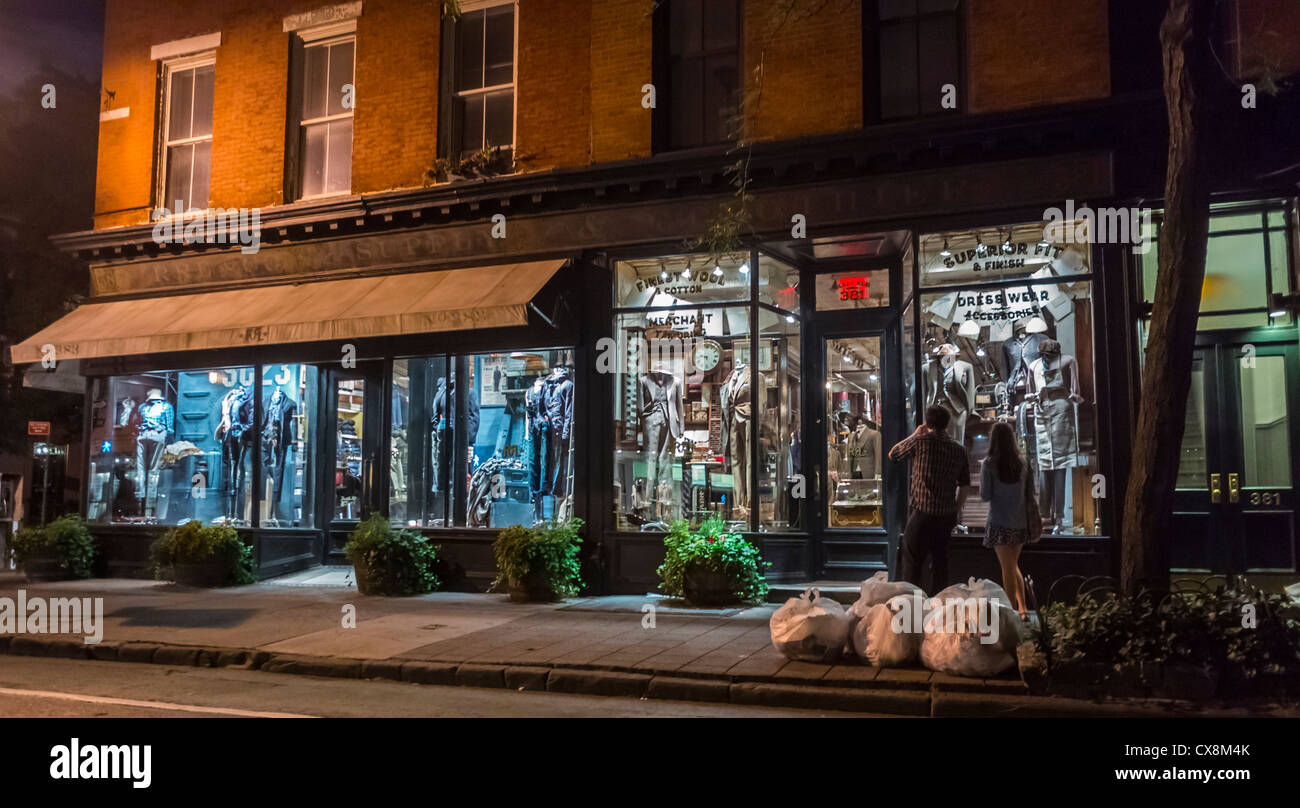 New York City, NY, USA, Shop Fronts "Ralph Lauren" Shopping in Greenwich  Village, fashion mannequins, Small Shop Night, row of shops Stock Photo -  Alamy