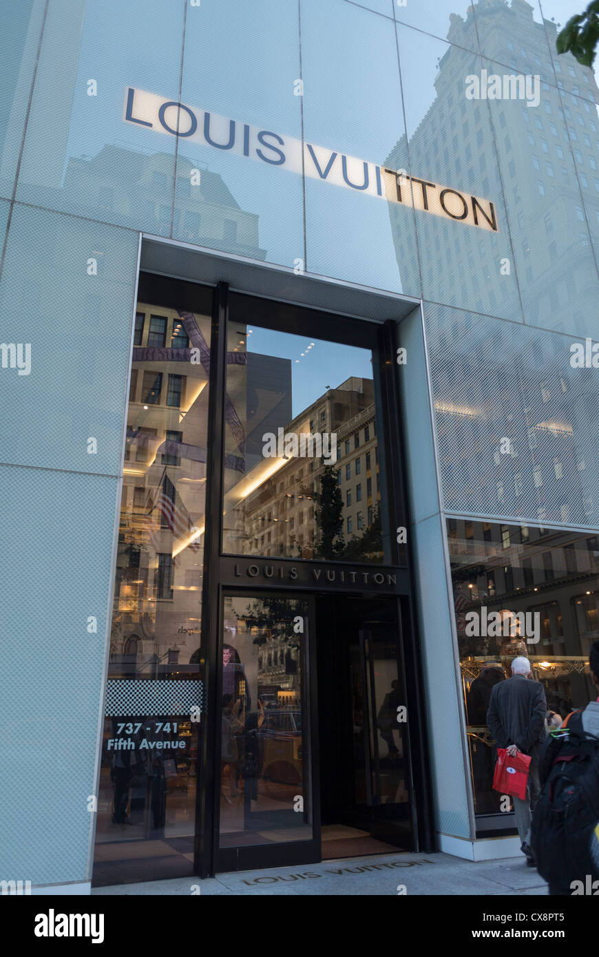 New York, NY, USA, Shopping, Street Scenes, Luxury Shops, Louis Vuitton building,, on Fifth Avenue, Manhattan designer label Stock Photo