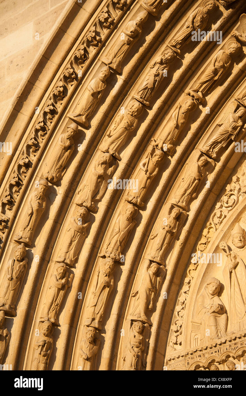 Doorway carvings of saints, Notre Dame, Paris, France Stock Photo