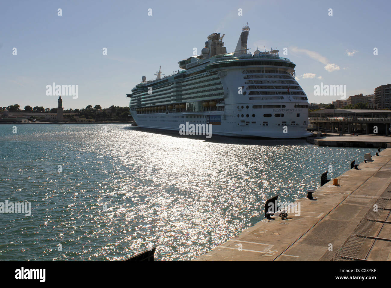 Royal Caribbean International Cruise Line 'Independence of the Seas' at late afternoon on berth in the Port of Palma de Mallorca Stock Photo