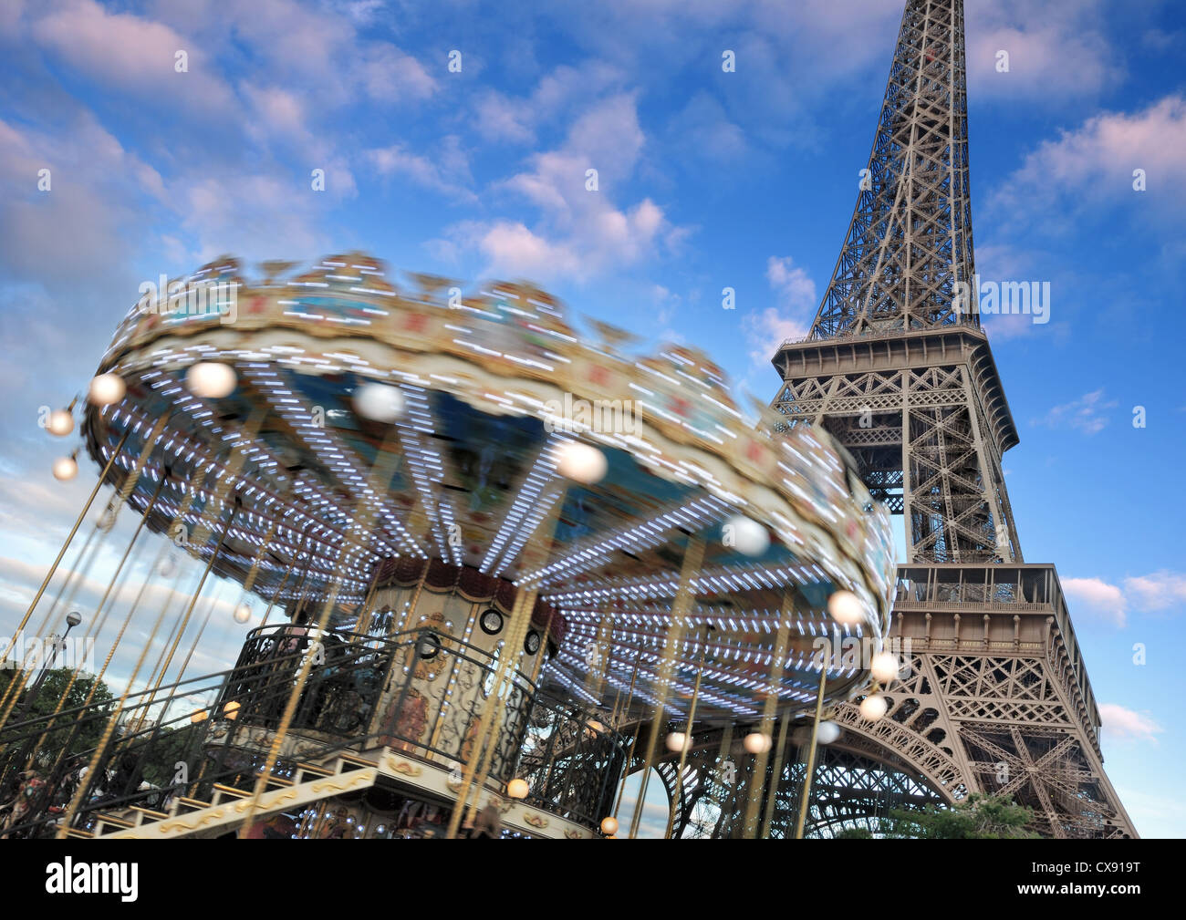 Roundabout near to Eiffel tower in Paris, France Stock Photo Alamy