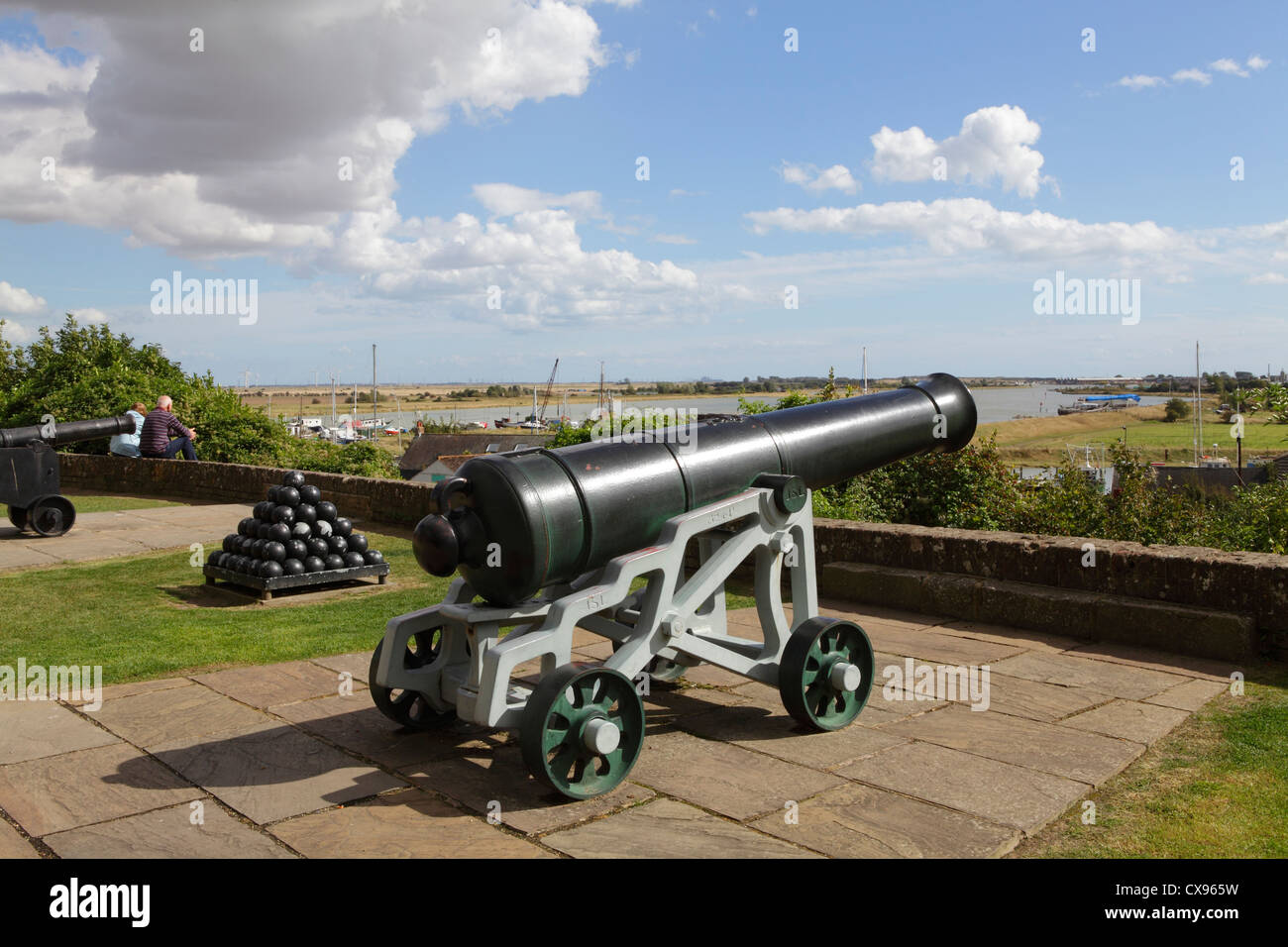 Cannons In Gun Gardens Rye Castle East Sussex England Uk Gb Stock Photo 