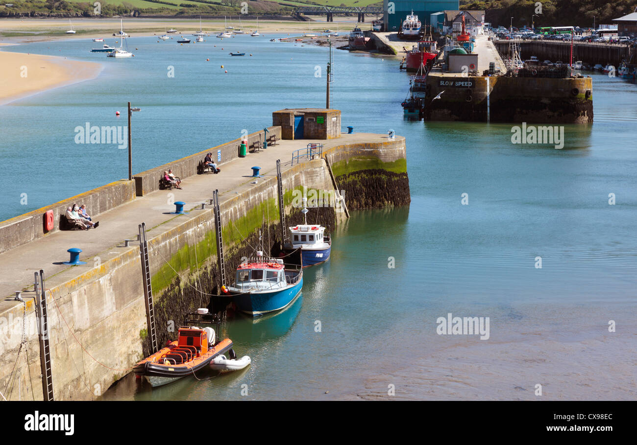 Padstow harbour cornwall england hi-res stock photography and images ...