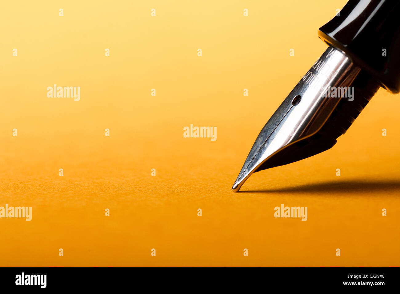 Fountain pen hires stock photography and images Alamy