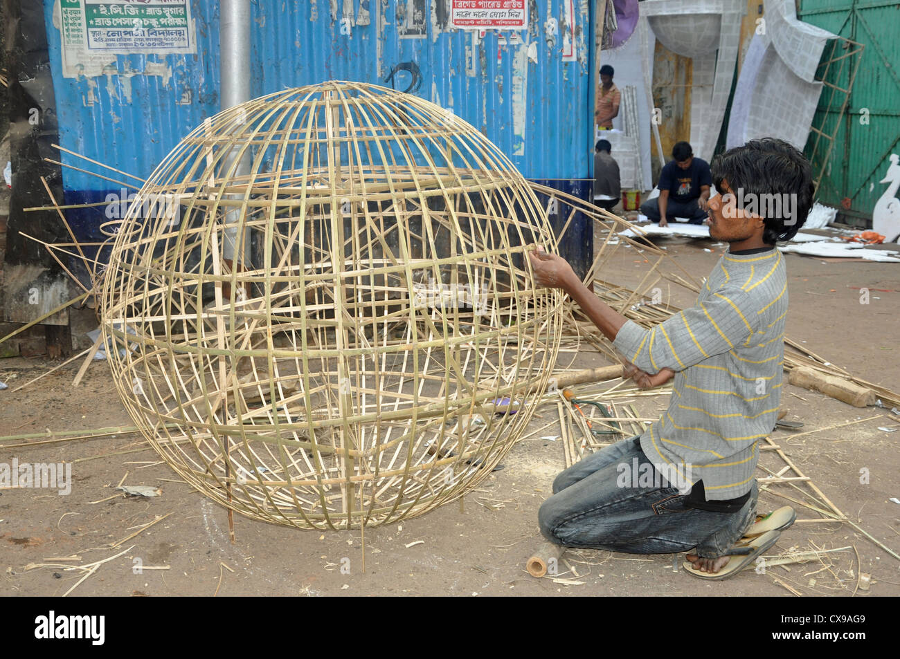 A sculptor at Kumatili, Kolkata, West Bengal, India Stock Photo