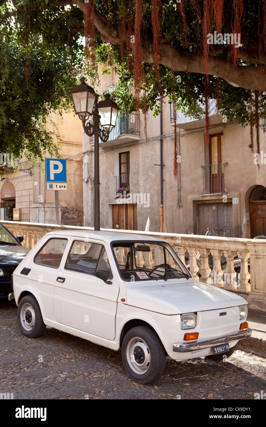 Fiat 500 on old Italian street Cefalu Sicily Italy Stock Photo - Alamy