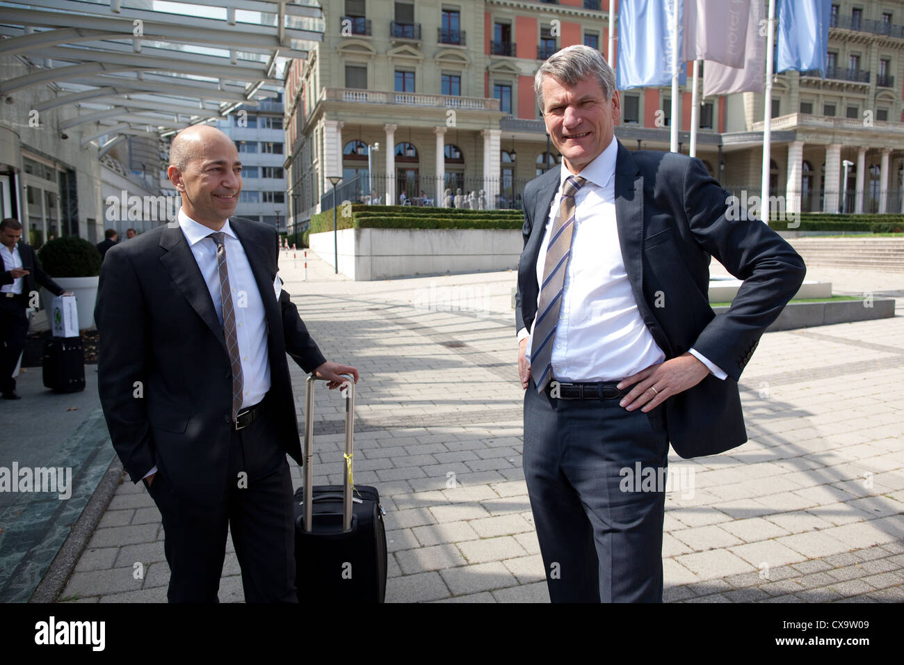 Ivan Gazidis Chief Executive of Arsenal (left) with David Gill (right) Chief Executive Manchester United Football Club in Geneva Stock Photo