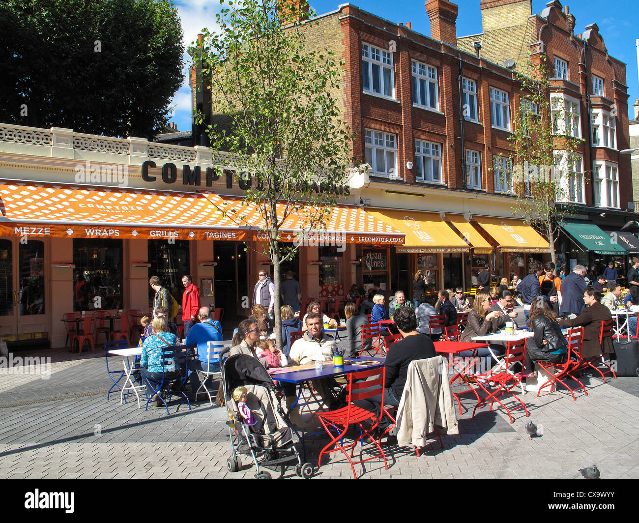 cafe and bars in South Kensington London Stock Photo Alamy