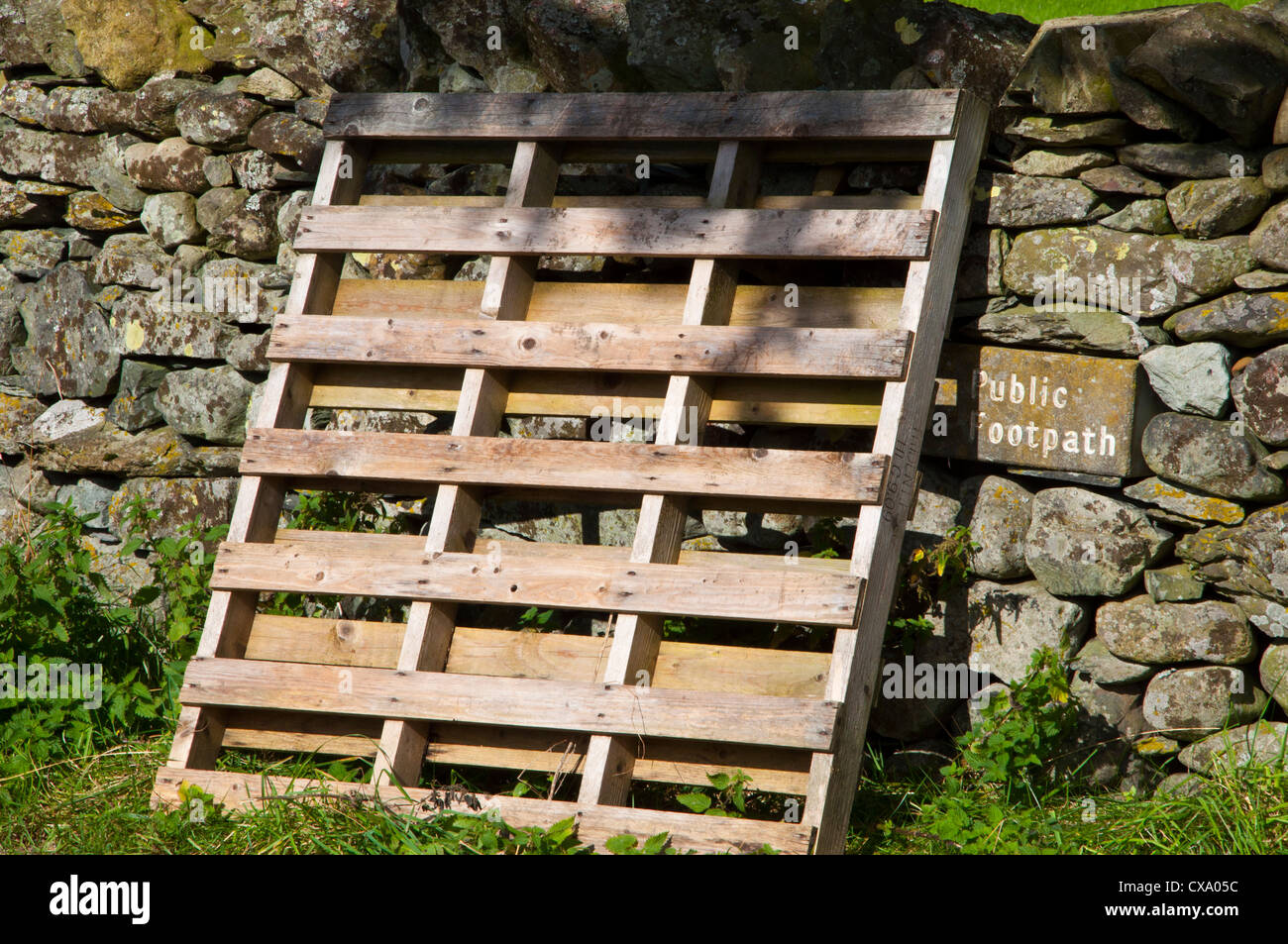 Hidden public footpath hi-res stock photography and images - Alamy