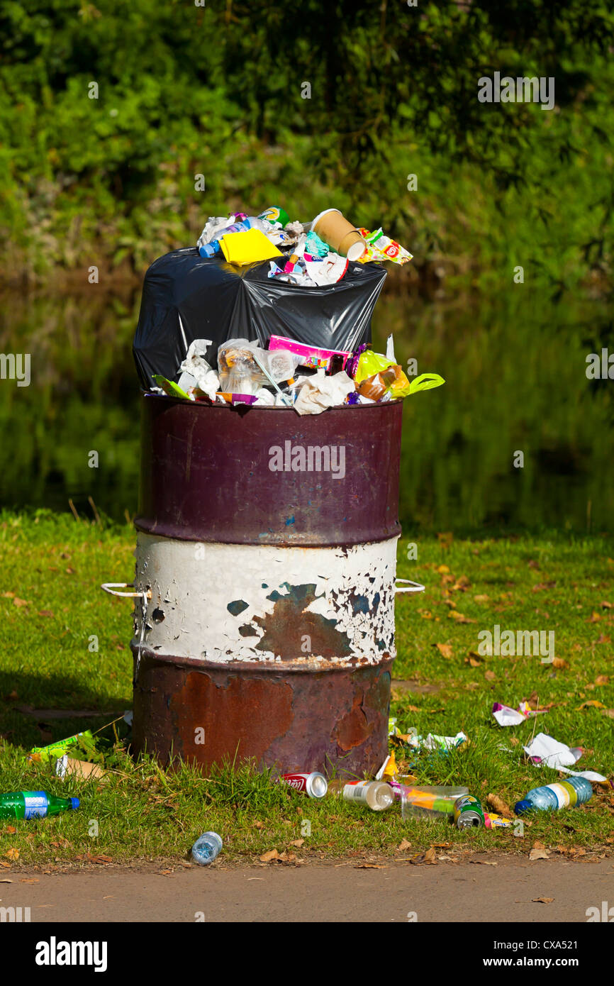 Trash barrel hi-res stock photography and images - Alamy