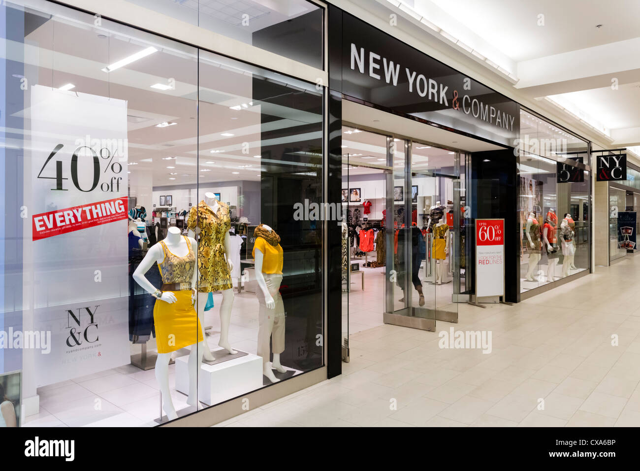 New York & Company store in the Mall of America, Bloomington, Minneapolis, Minnesota, USA Stock Photo