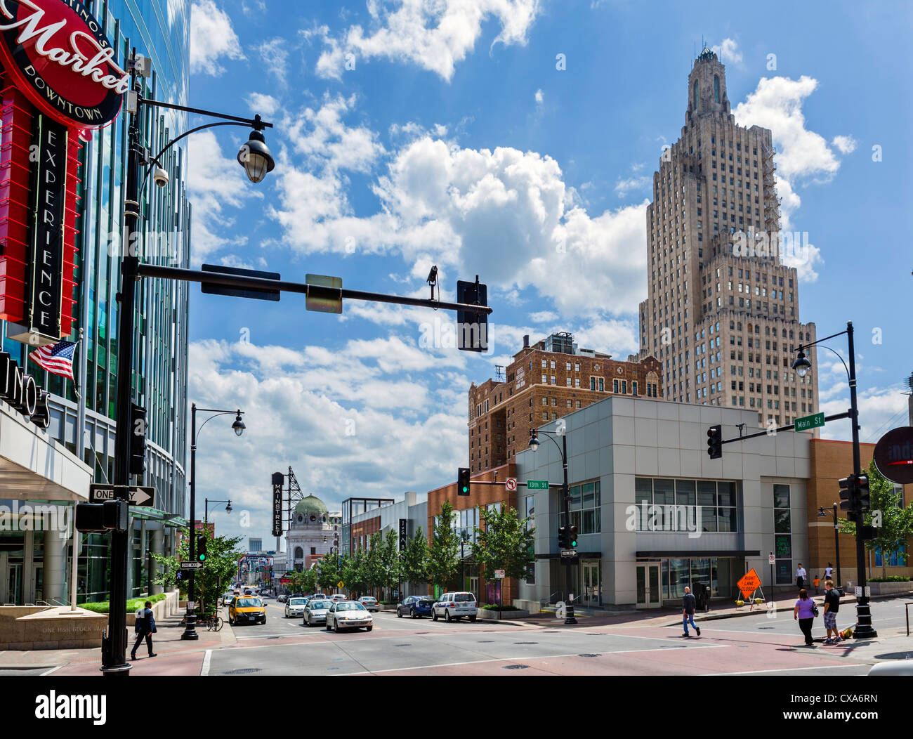 Main Street in downtown Kansas City with the Kansas City Power and Light Building to the right, Missouri, USA Stock Photo