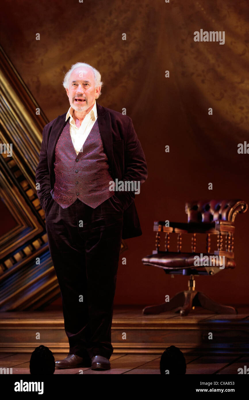 Simon callow dickens hi-res stock photography and images - Alamy