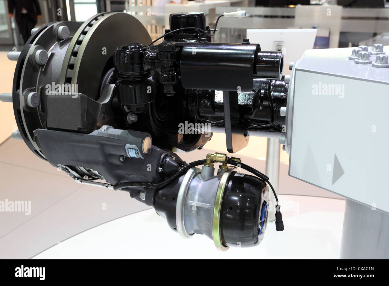 Knorr front axle brake system for trucks at the International Motor