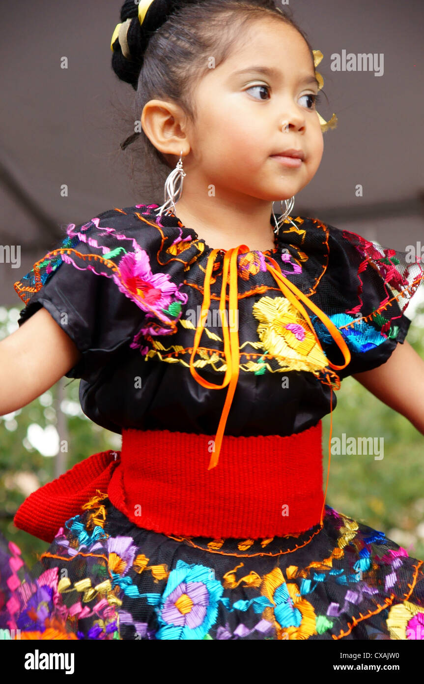 child kid folklorico folklorica dancer dancing girl santa fe new mexico nm 300th anniversary