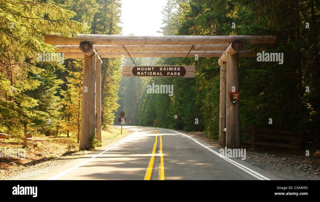 Carbon glacier trail mount rainier hires stock photography and images