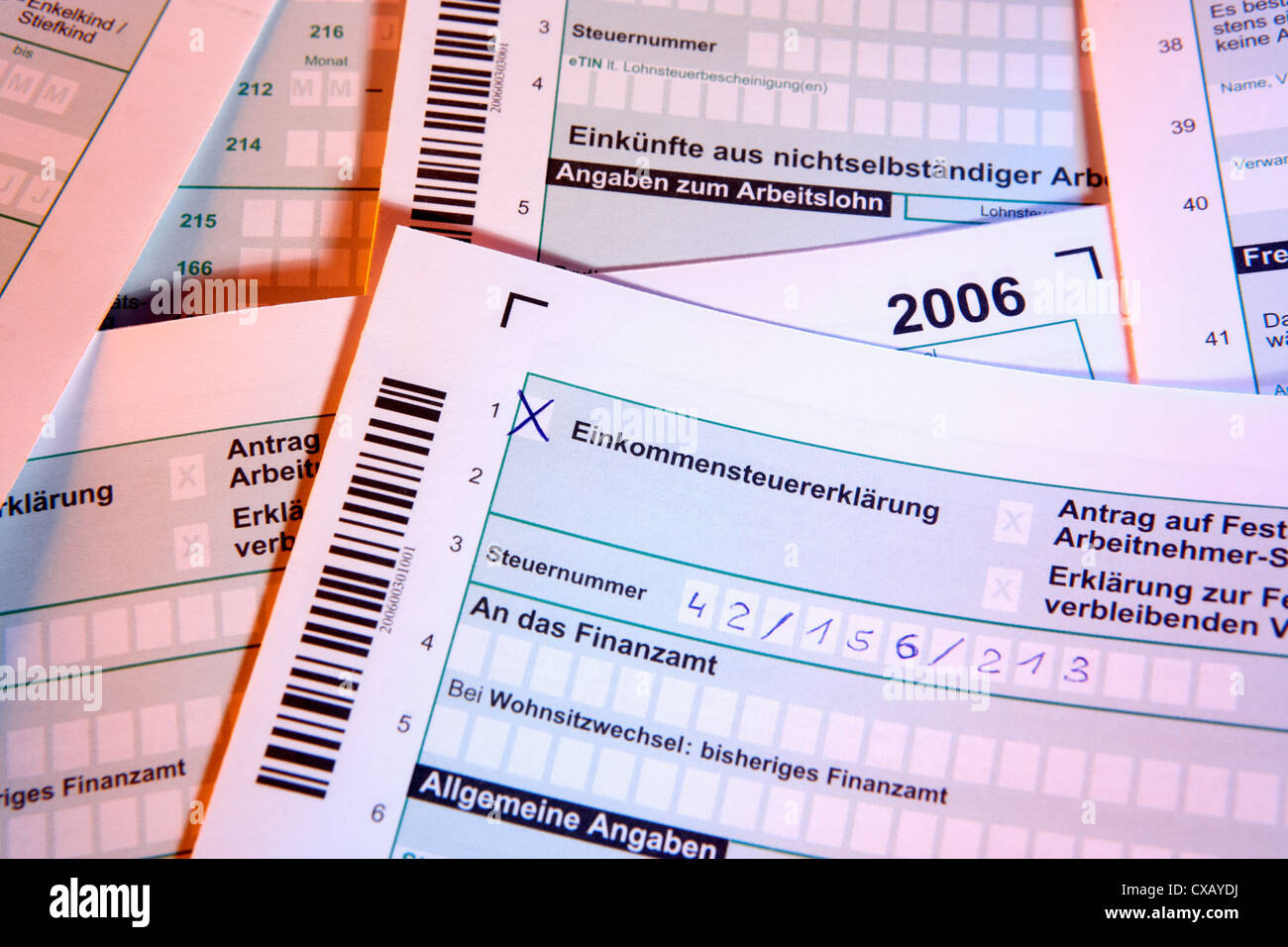 Berlin, forms for income tax return for the year 2006 Stock Photo