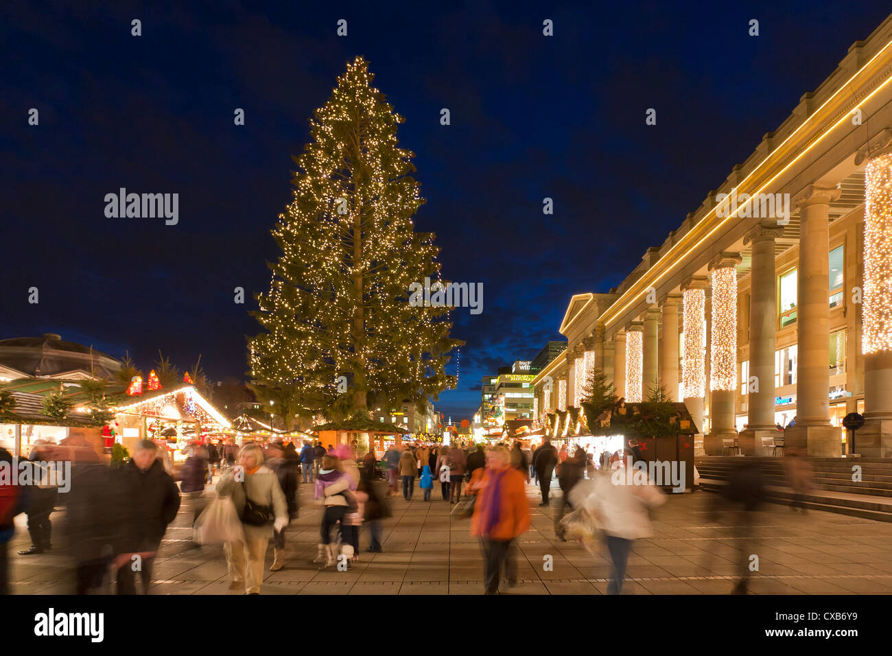 CHRISTMAS MARKET, KING'S ROAD, KOENIGSTRASSE, KOENIGSBAU BUILDING