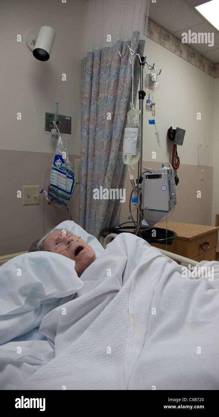 woman old in hospital with Alzheimer's on oxygen Stock Photo - Alamy