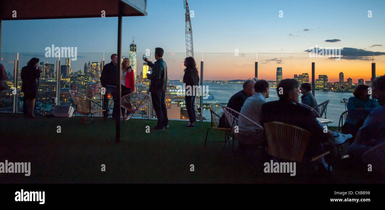 Standard hotel new york rooftop hi-res stock photography and images - Alamy
