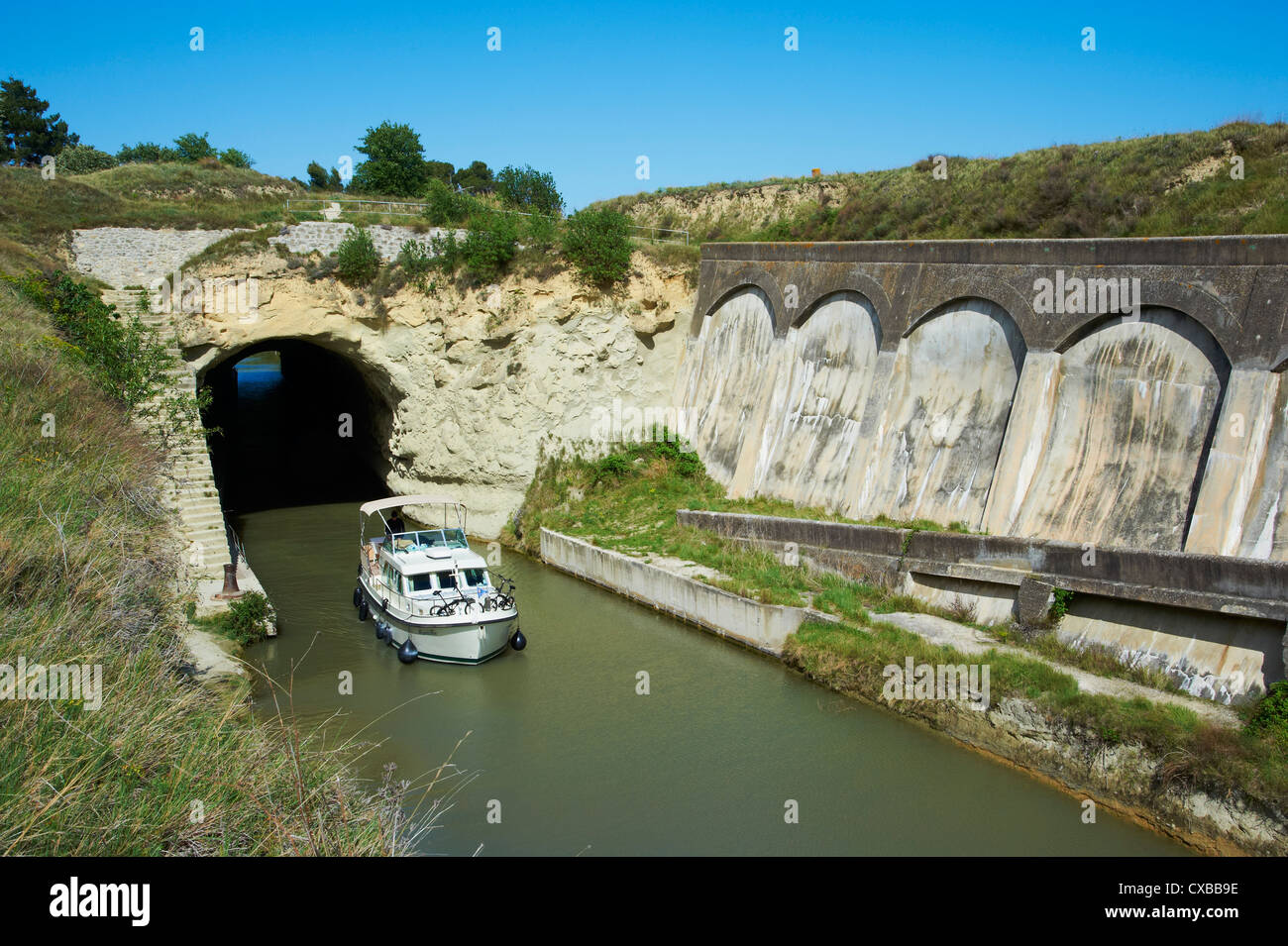 Malpas Tunnel, Navigation and cruise on the Canal du Midi, UNESCO World Heritage Site, Herault, Languedoc Roussillon, France Stock Photo