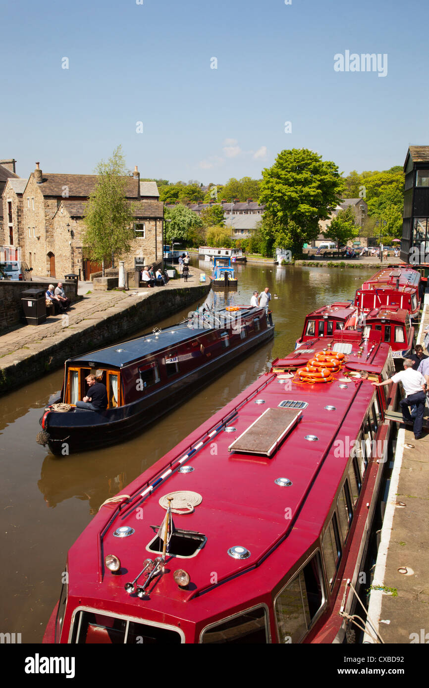 Narrowboats at Skipton Canal Basin, Skipton, North Yorkshire, Yorkshire