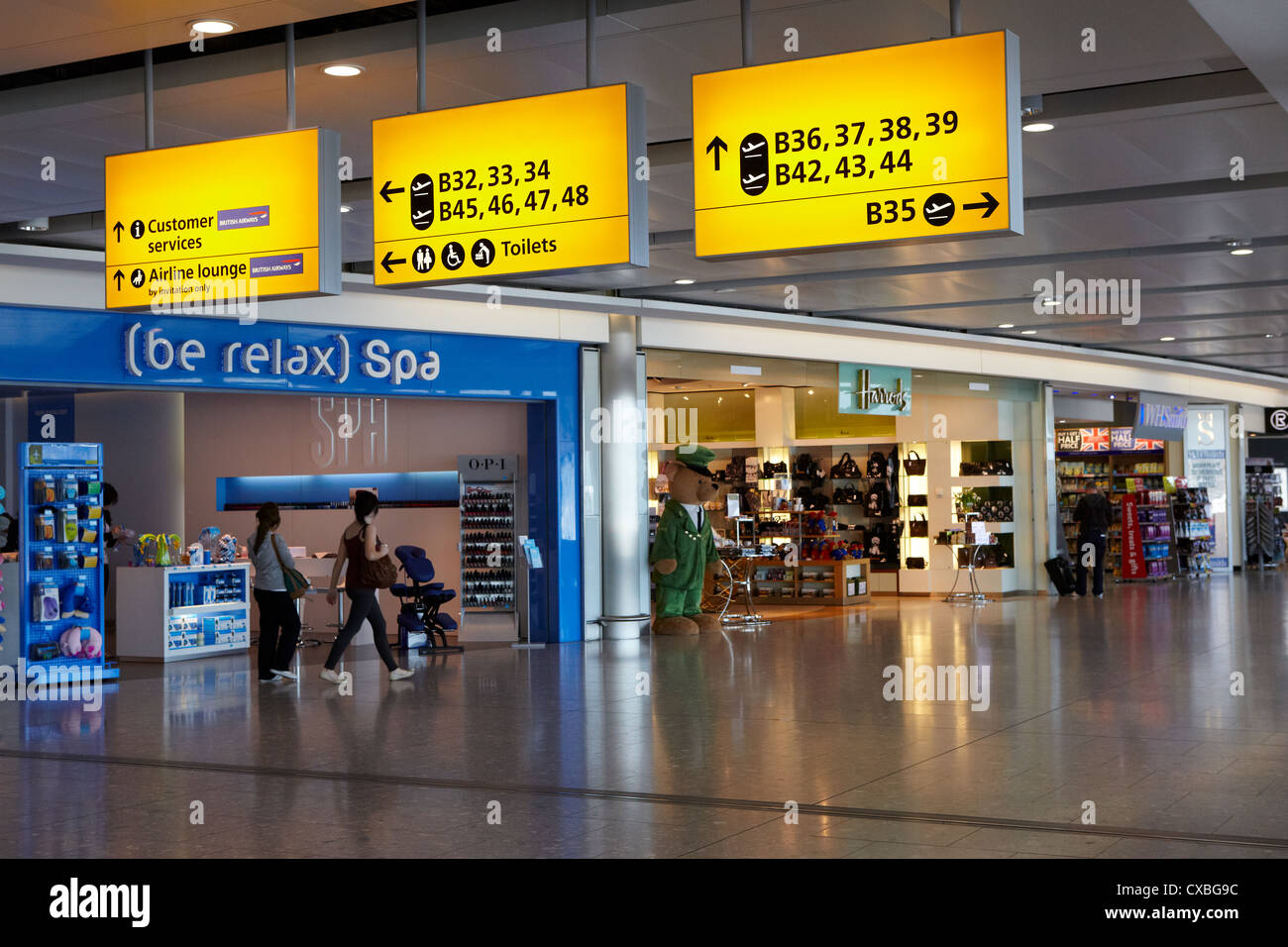 Heathrow Airport Shops, Terminal, UK Stock Photo Alamy