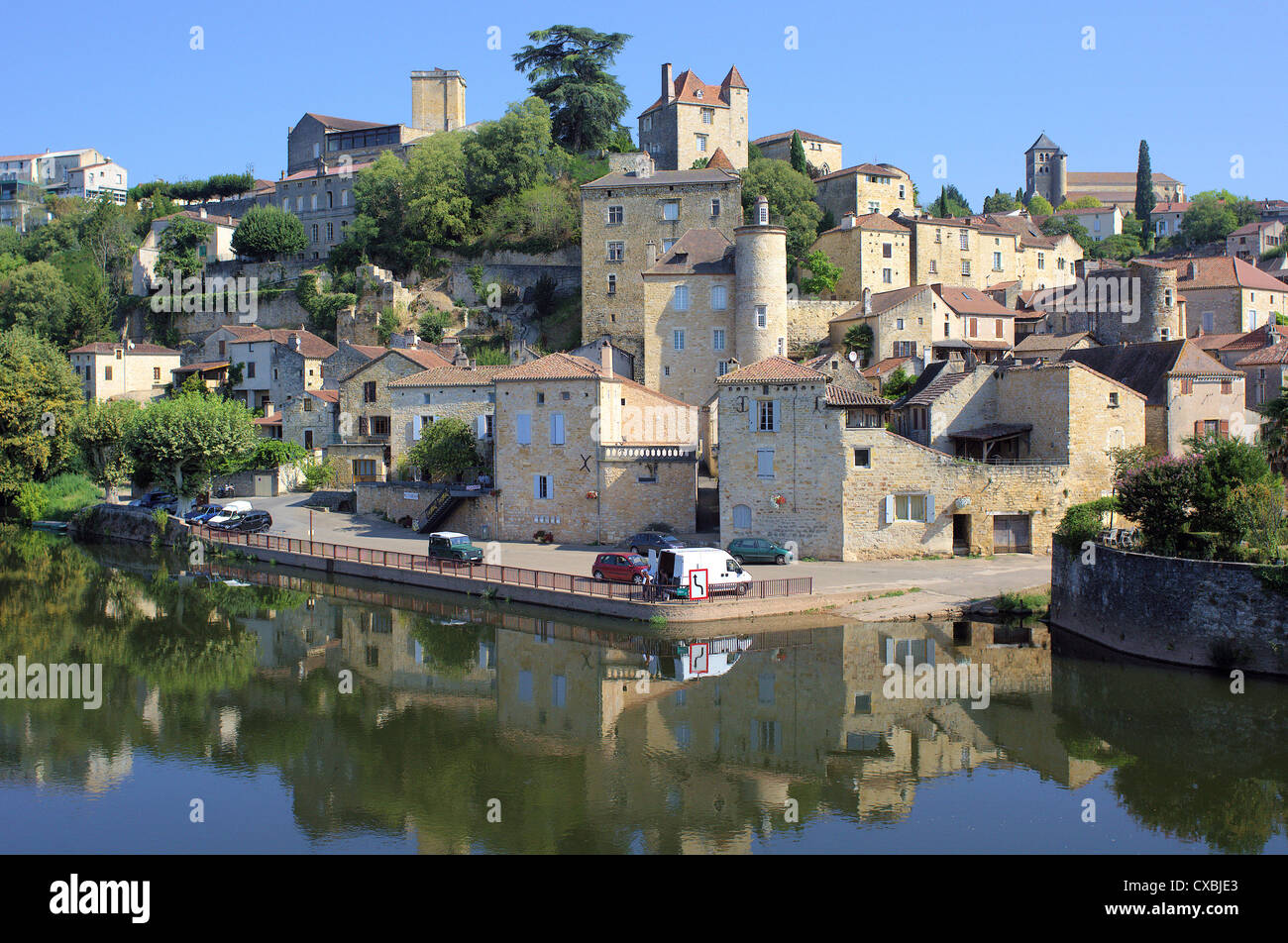 Canal De Rio De Cesse Do La No Departamento De Herault Do Francês Foto de  Stock - Imagem de parque, vila: 71790480