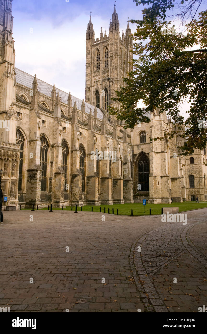 Canterbury cathedral clock hi res stock photography and images Alamy
