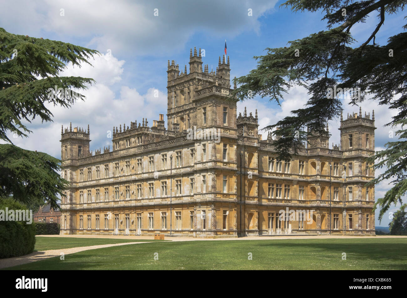 Highclere Castle, home of the Earl of Carnarvon, and the location for the BBC serial Downton Abbey, Hampshire Stock Photo