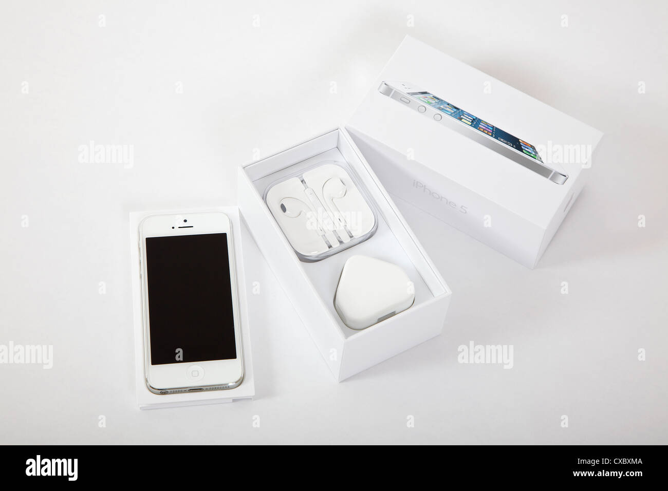 Iphone 5 white hi-res stock photography and images - Alamy