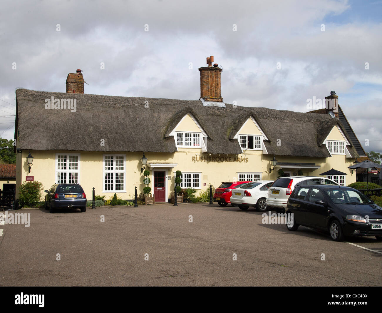 Sicklesmere suffolk traditional thatched public house hires stock