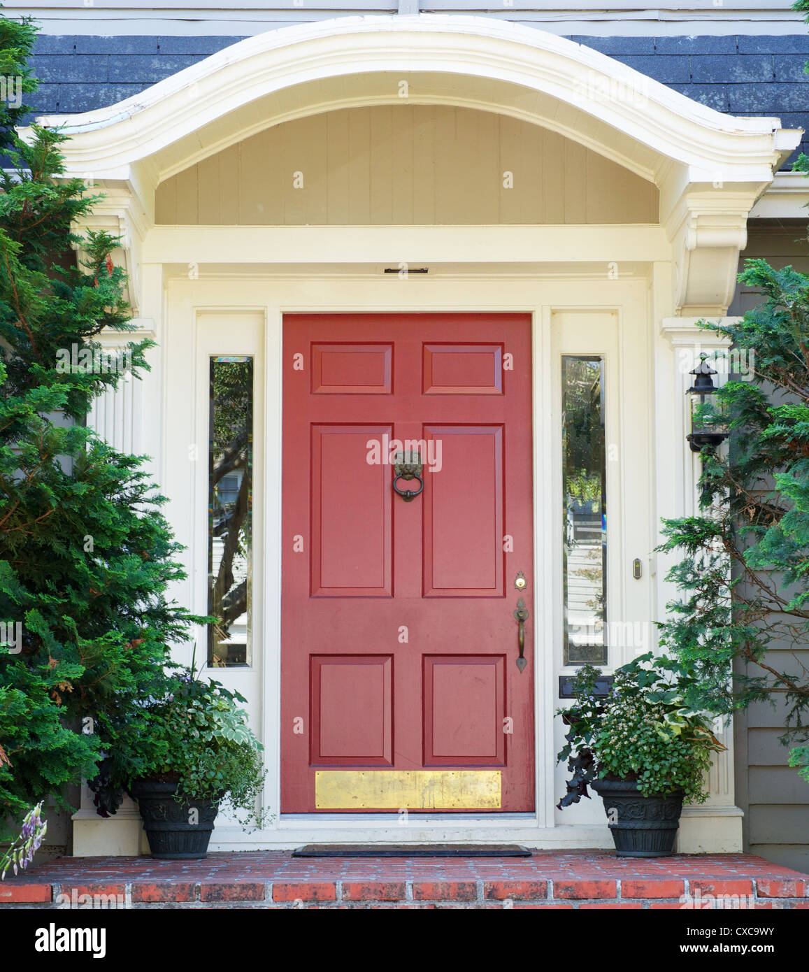 Classic windows and door hi-res stock photography and images - Alamy