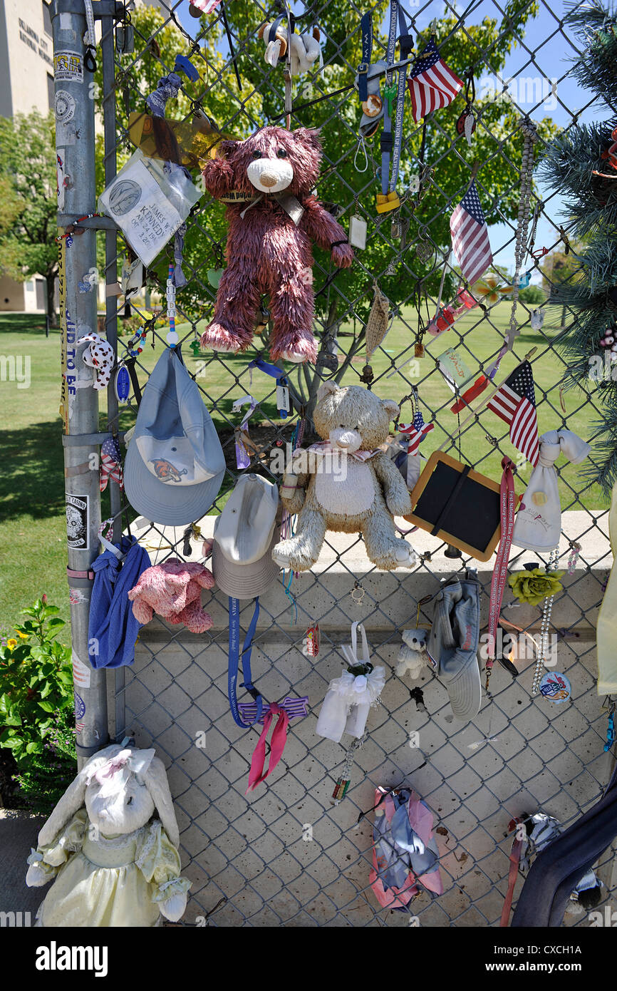 Personal tributes to Oklahoma Bombing victims, on the fence outside the Memorial site Stock Photo