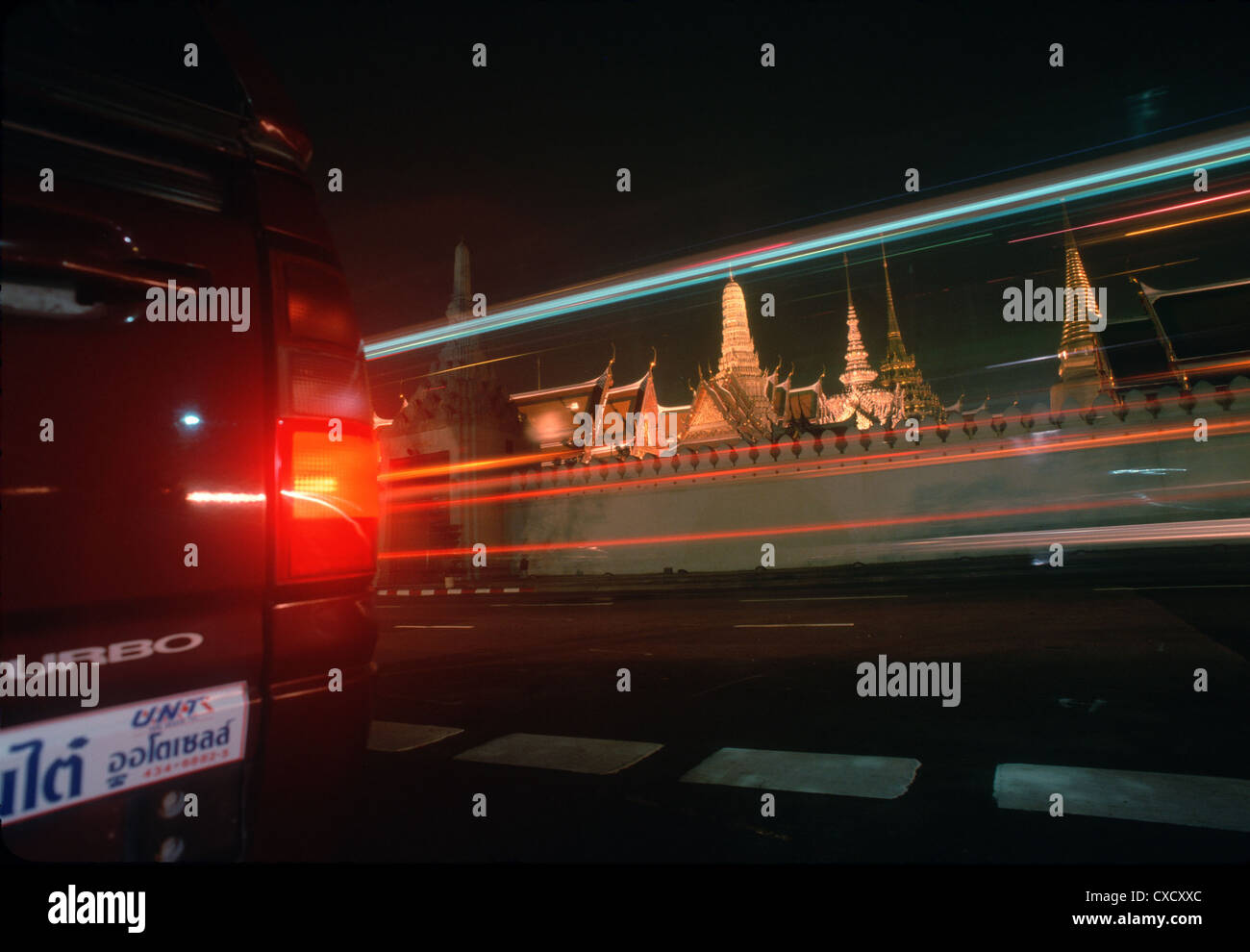 Bangkok, RUECKLEUCHTE a car prior to Wat Pra khâo Stock Photo