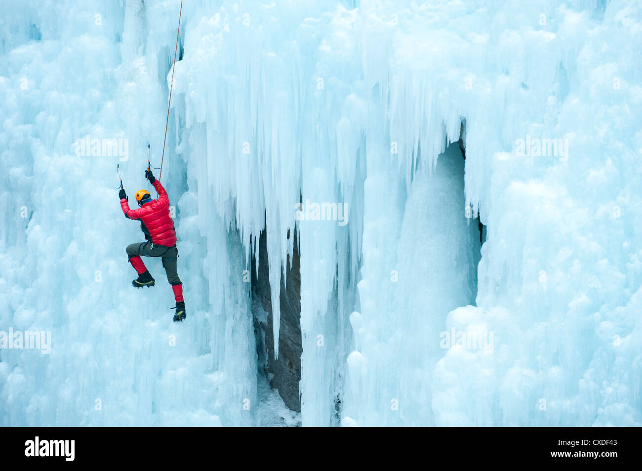 People climbing ice mountain hi-res stock photography and images - Alamy