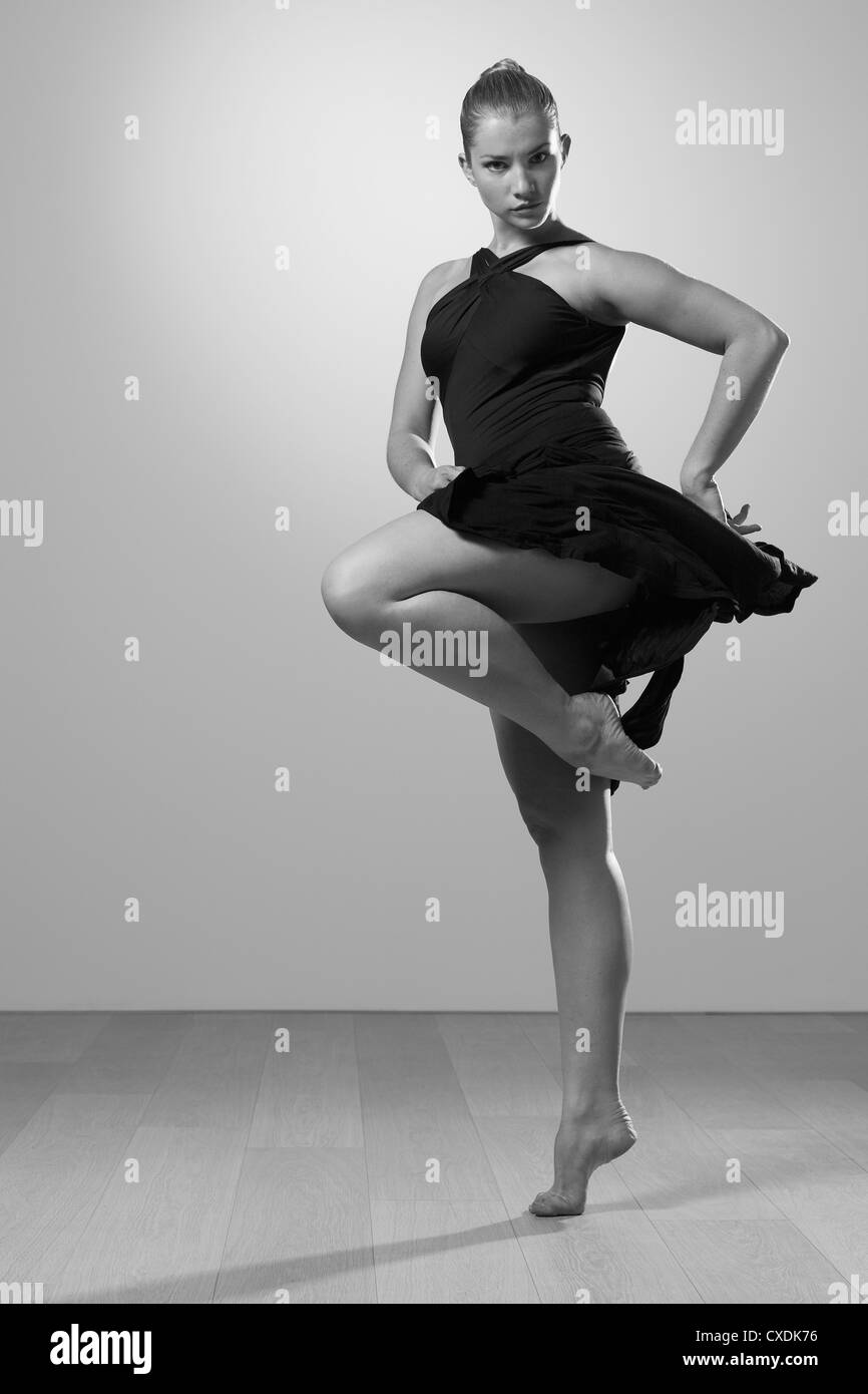 Barefoot dancer Black and White Stock Photos & Images - Alamy