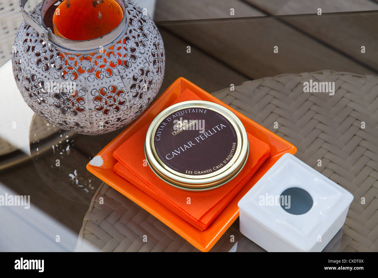 Caviar tin hires stock photography and images Alamy