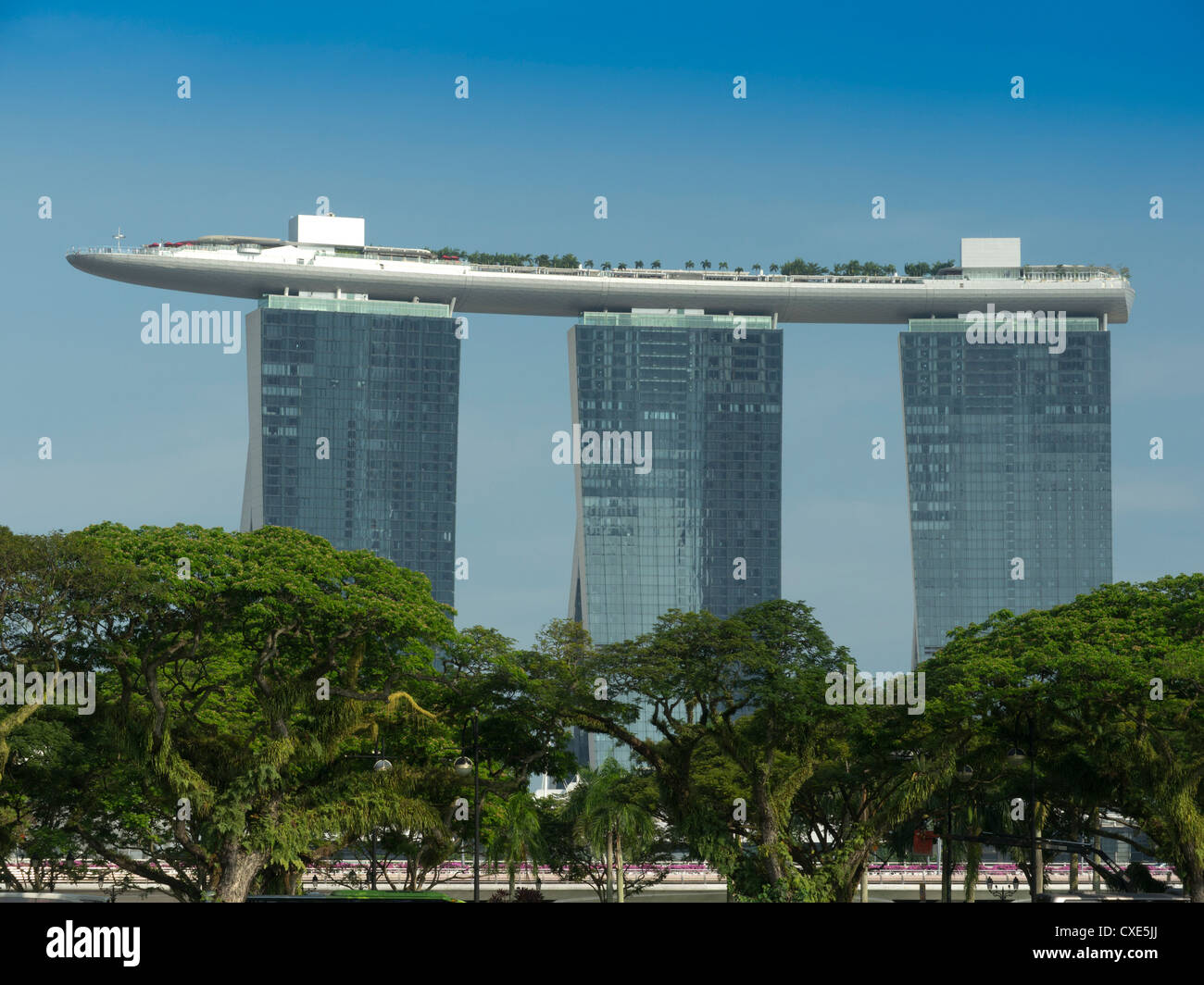 Marina bay sands hotel singapore hi-res stock photography and images ...