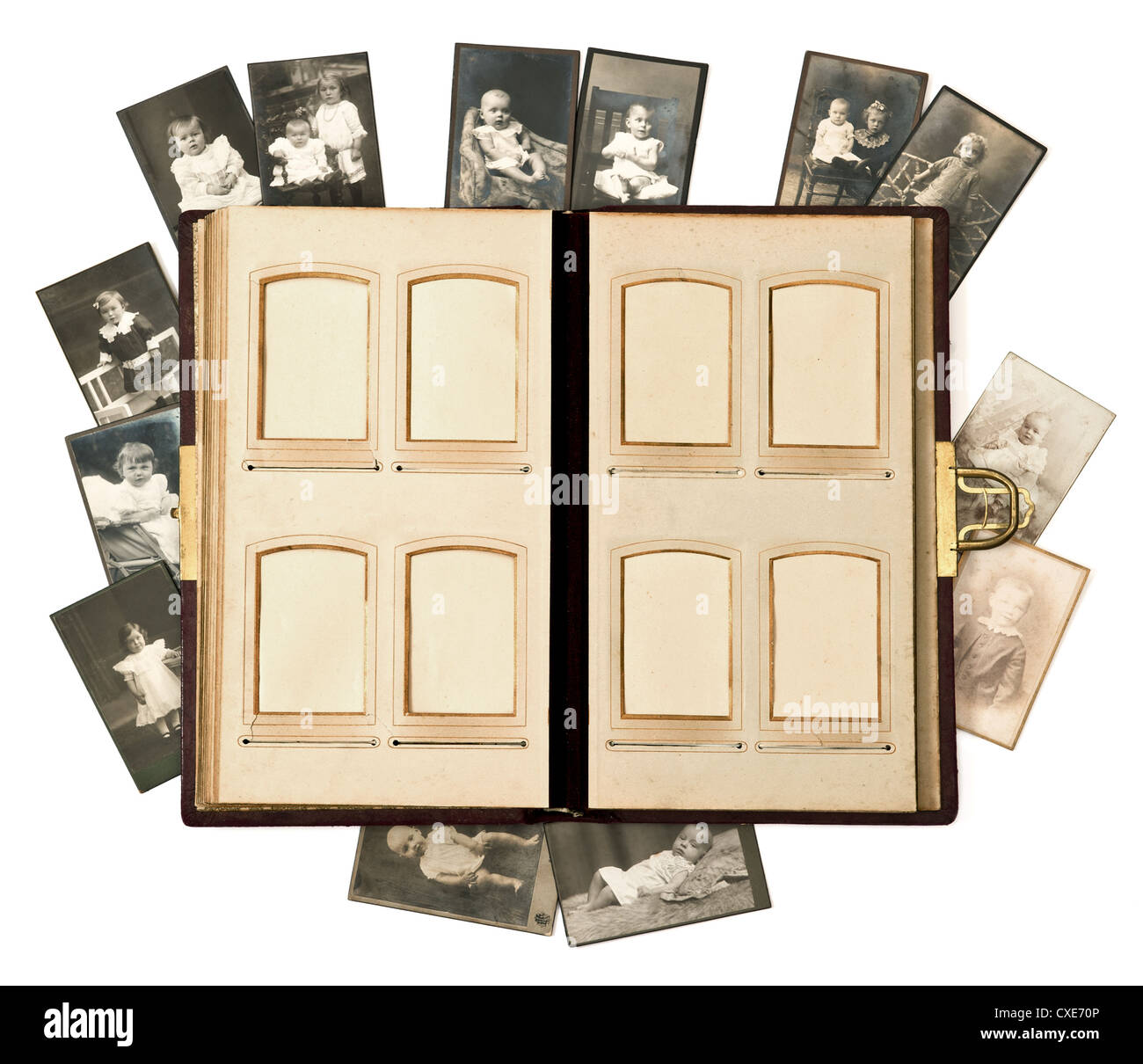 Family photo album vintage hi-res stock photography and images - Alamy