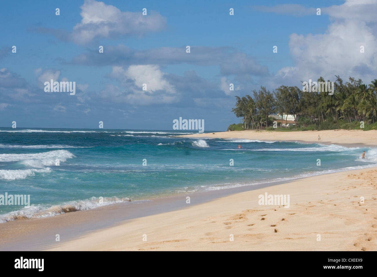 White sand & turquoise sea at Sunset Beach, Ohau, Hawaii Stock Photo
