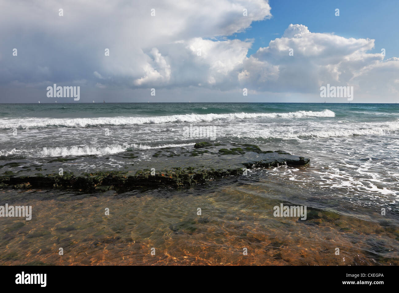 Flat ocean edge hi-res stock photography and images - Alamy