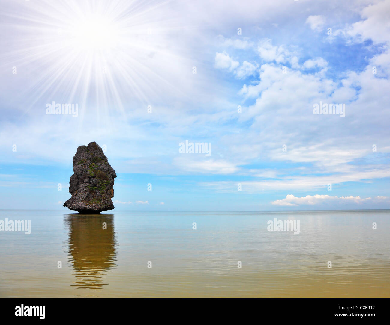 Rock island silhouette hi-res stock photography and images - Alamy