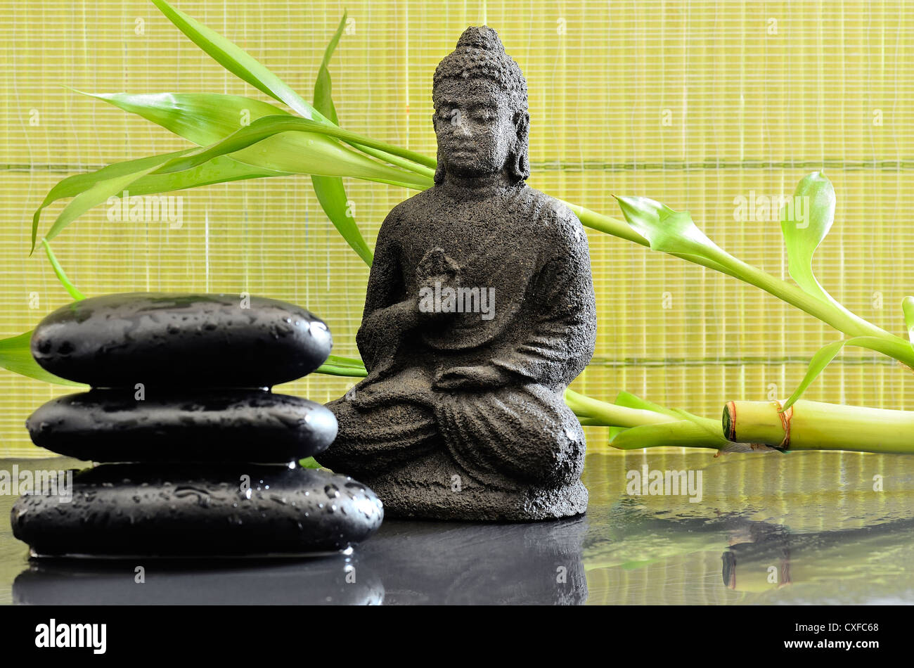 Buddha et bamboo zen Stock Photo