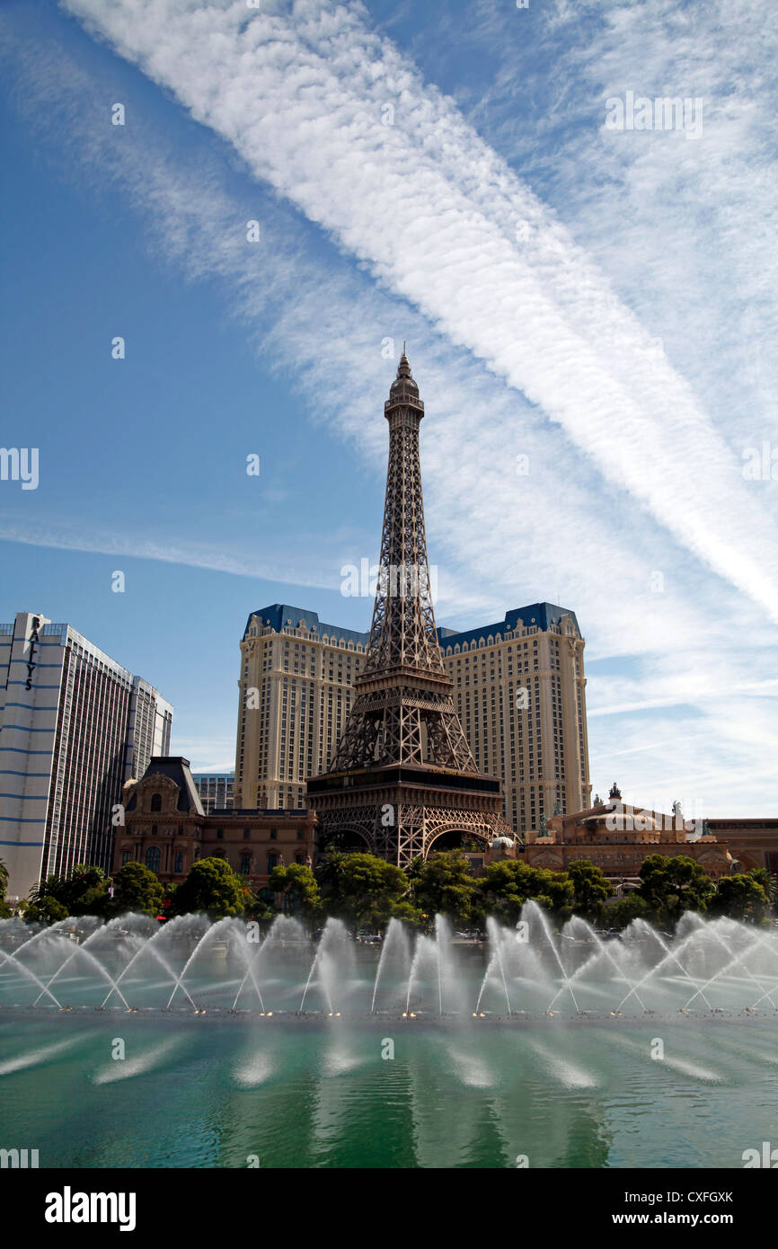 View of the Paris Hotel, Las Vegas, Nevada, USA, seen over the Water Show at the Bellagio Hotel Stock Photo