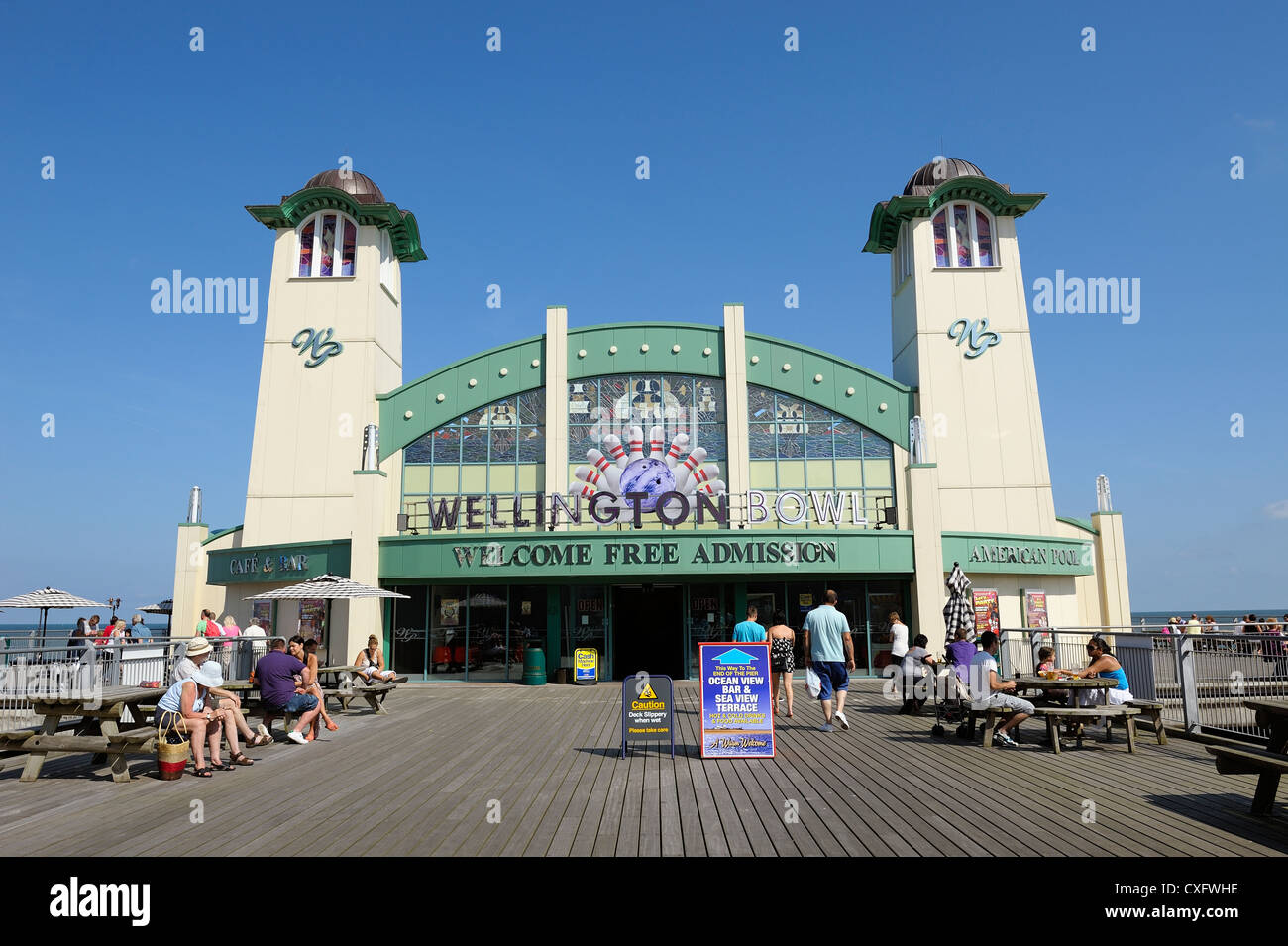 wellington pier Great Yarmouth Norfolk England uk Stock Photo